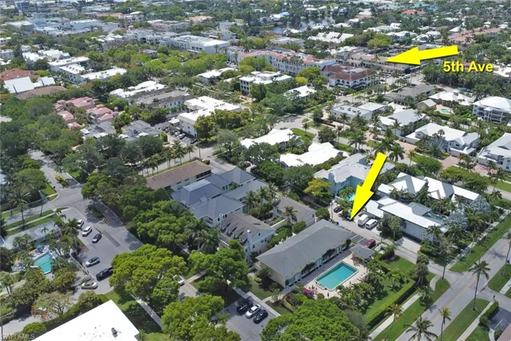 230  3rd S AVE, Naples, FL 34102