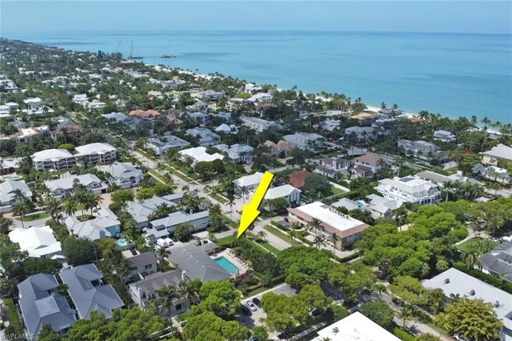 230  3rd S AVE, Naples, FL 34102