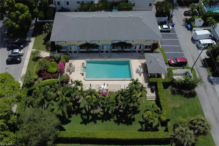 230  3rd S AVE, Naples, FL 34102