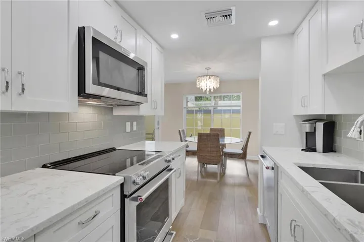 230  3rd S AVE, Naples, FL 34102