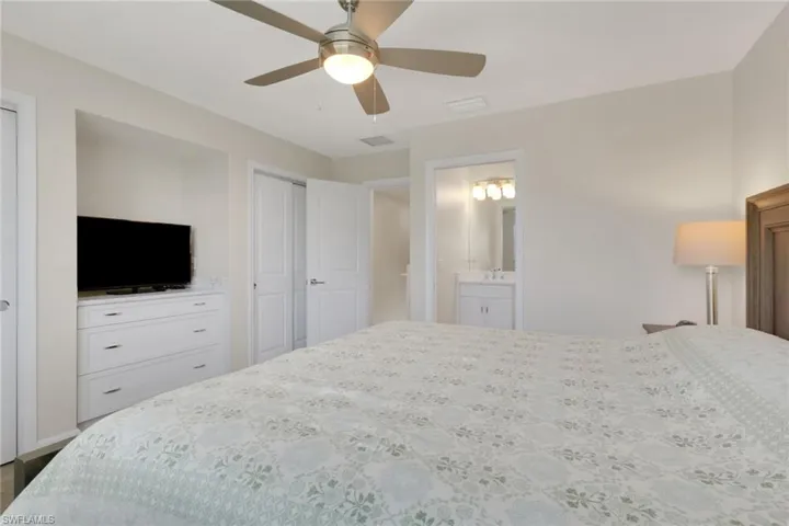 230  3rd S AVE, Naples, FL 34102