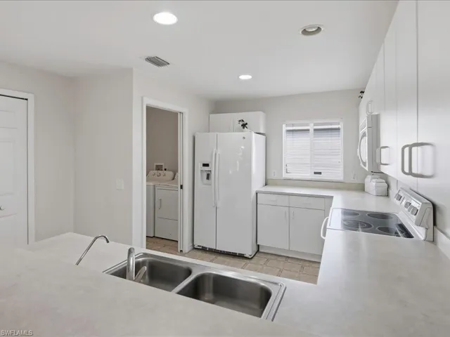 203 24th Ter, Cape Coral, Florida 33909