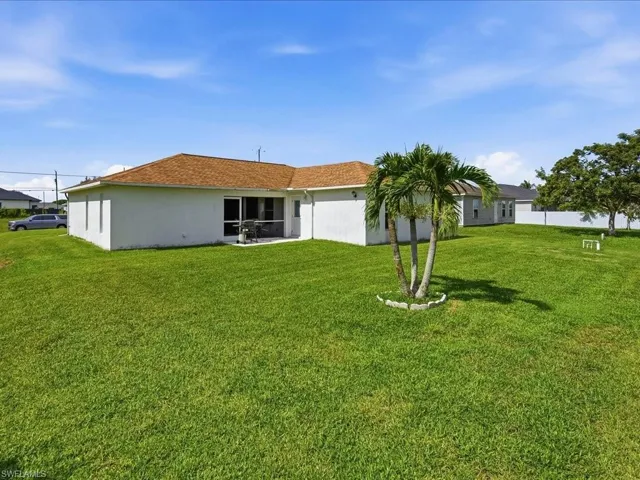 203 24th Ter, Cape Coral, Florida 33909