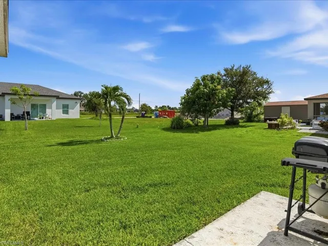 203 24th Ter, Cape Coral, Florida 33909