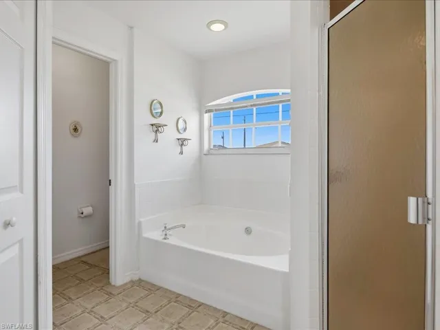 203 24th Ter, Cape Coral, Florida 33909