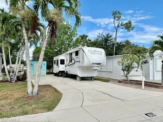 View of manufactured / mobile home