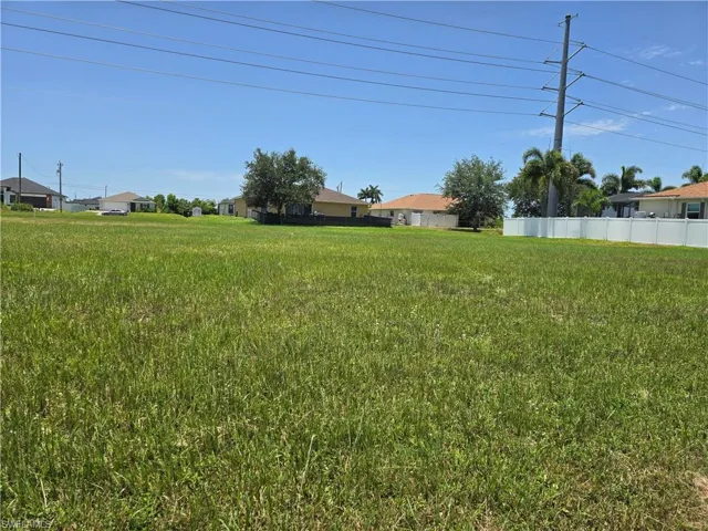 26 24th Ave, Cape Coral, Florida 33993