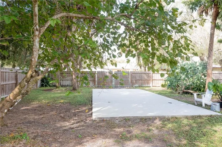 230  Fraser  AVE, Labelle, FL 33935