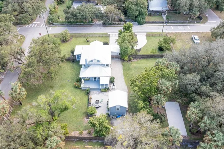 230  Fraser  AVE, Labelle, FL 33935