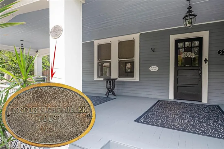 230  Fraser  AVE, Labelle, FL 33935