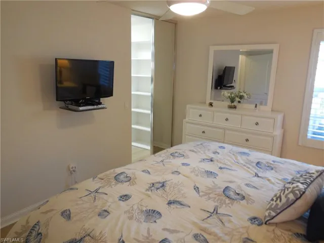 Bedroom with ceiling fan