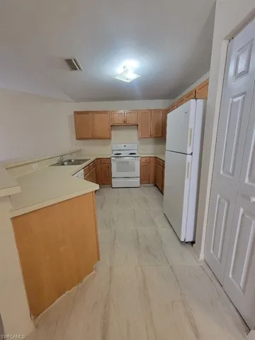 862  Holmes  AVE, Lehigh Acres, FL 33974