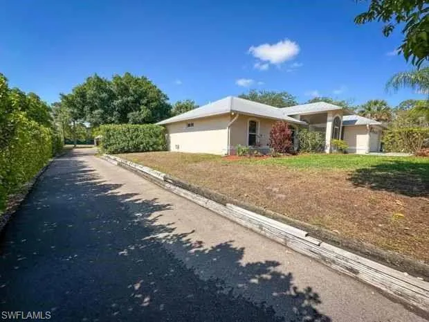 3790 35th Ave Ne, Naples, Florida 34120