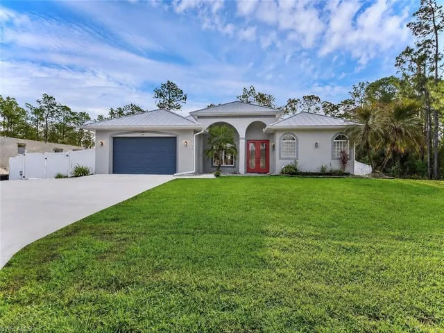 816 Columbus Ave, Lehigh Acres, Florida 33972