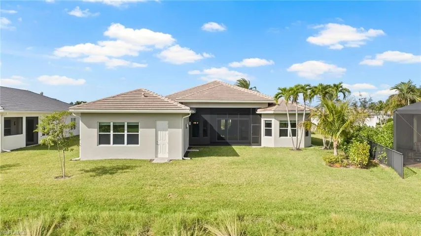 You'l love how much elbow room this home has!