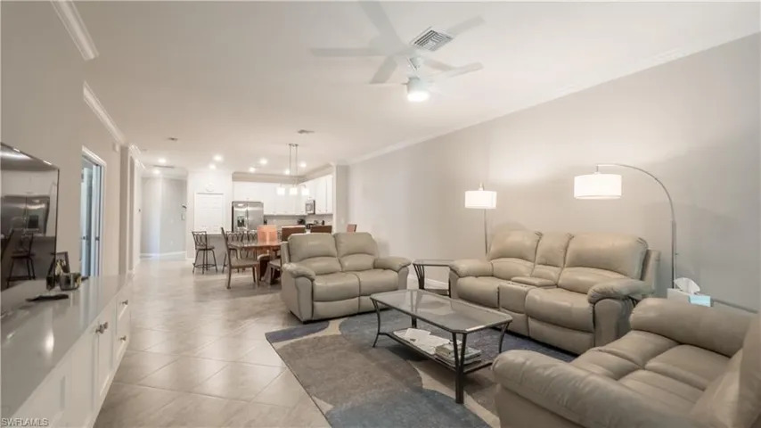 9076  Glenforest  DR, Naples, FL 34120