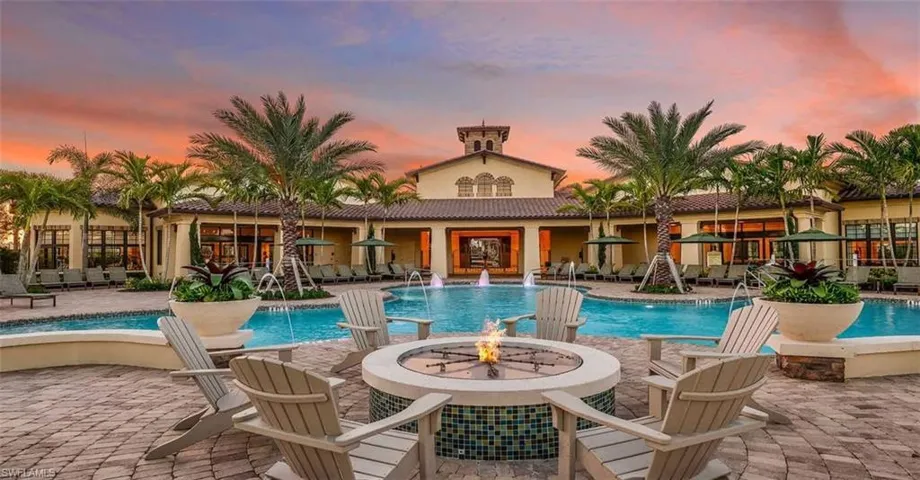 9076  Glenforest  DR, Naples, FL 34120