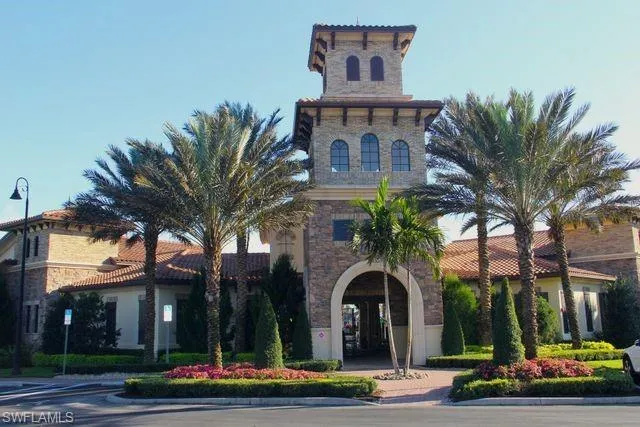 9076  Glenforest  DR, Naples, FL 34120