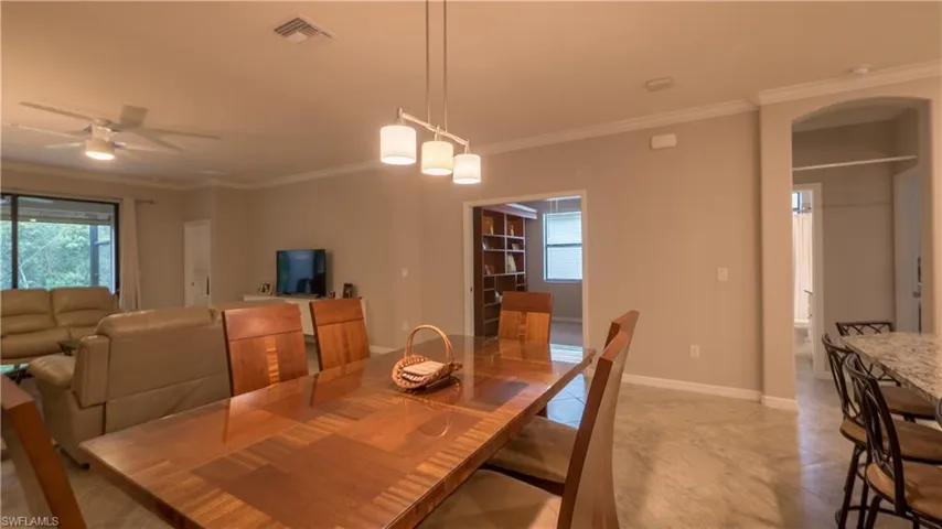 9076  Glenforest  DR, Naples, FL 34120