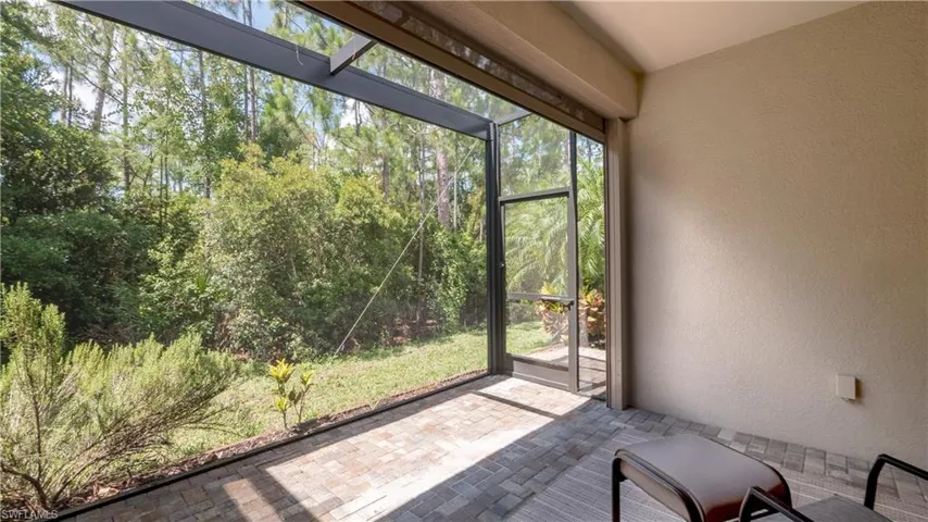 9076  Glenforest  DR, Naples, FL 34120