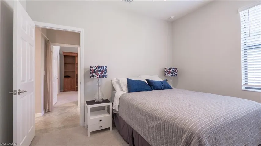 9076  Glenforest  DR, Naples, FL 34120