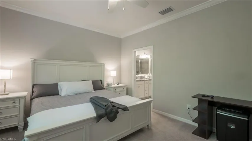 9076  Glenforest  DR, Naples, FL 34120