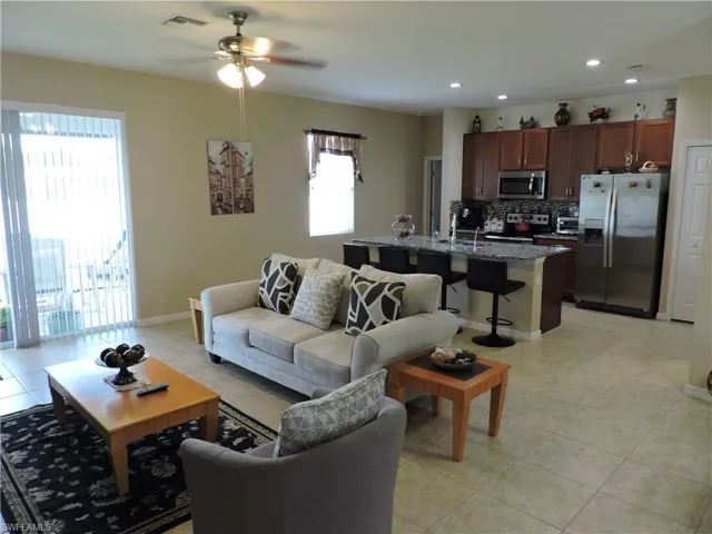 204 Nw 11th St, Cape Coral, Florida 33993