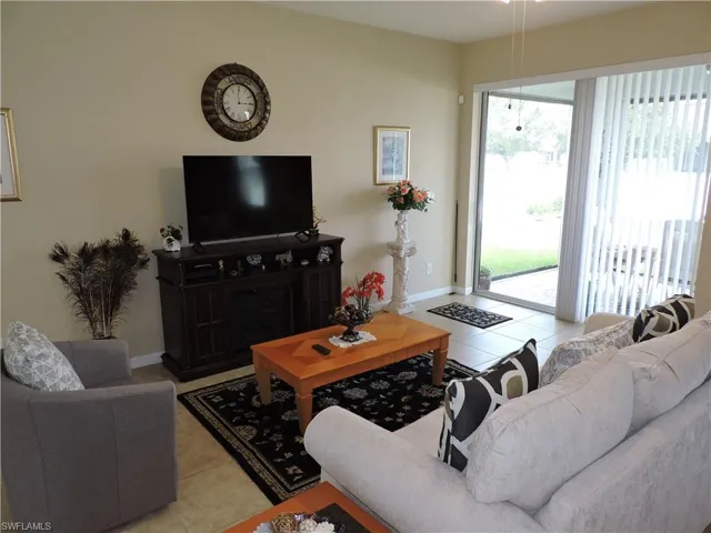 204 Nw 11th St, Cape Coral, Florida 33993