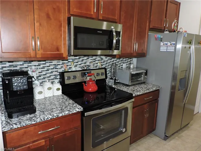 204 Nw 11th St, Cape Coral, Florida 33993
