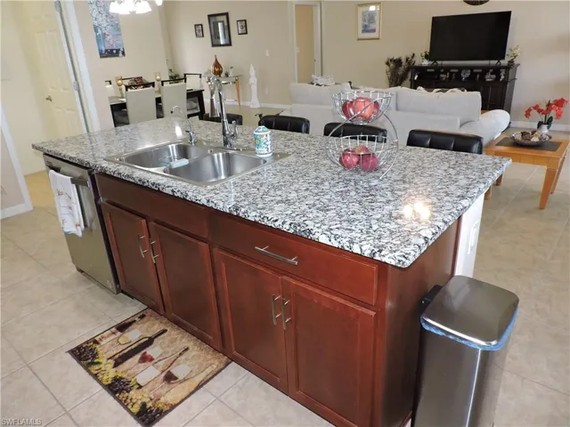 204 Nw 11th St, Cape Coral, Florida 33993