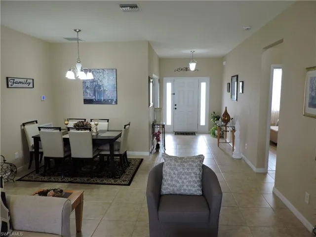 204 Nw 11th St, Cape Coral, Florida 33993