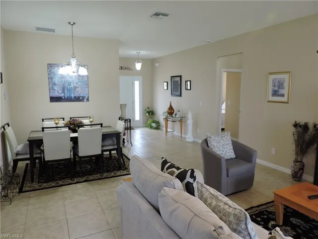 204 Nw 11th St, Cape Coral, Florida 33993