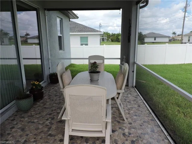 204 Nw 11th St, Cape Coral, Florida 33993