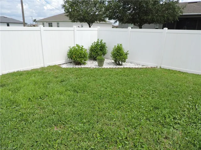 204 Nw 11th St, Cape Coral, Florida 33993