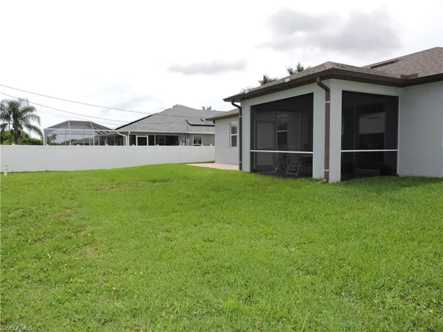 204 Nw 11th St, Cape Coral, Florida 33993