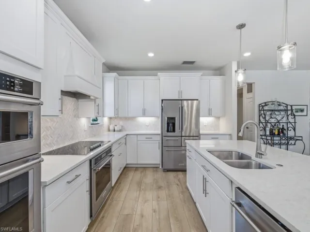 4010 E Hampton  CIR, Alva, FL 33920