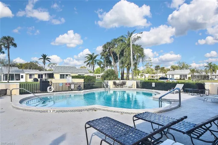 4 Park Lane Cir, Lehigh Acres, Florida 33936