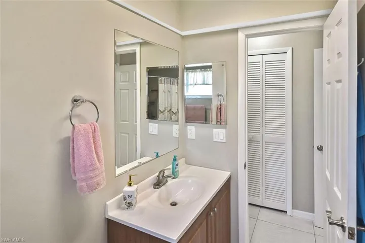 4 Park Lane Cir, Lehigh Acres, Florida 33936