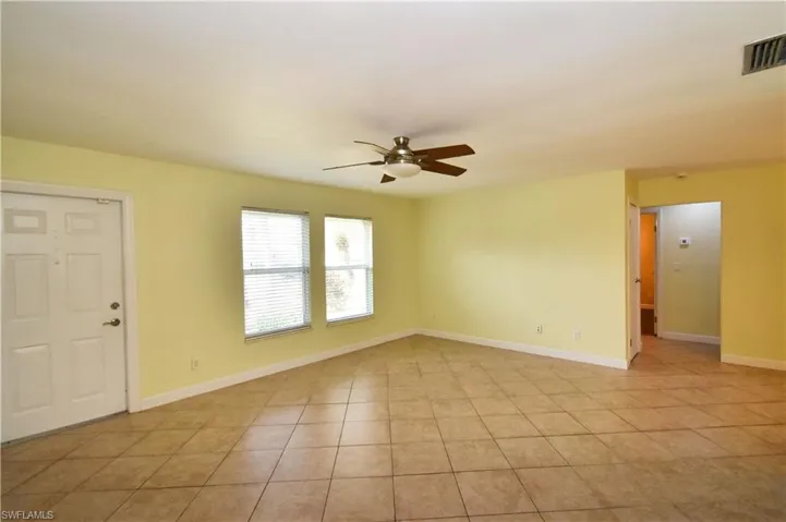 3825 SE 10th  PL, Cape Coral, FL 33904