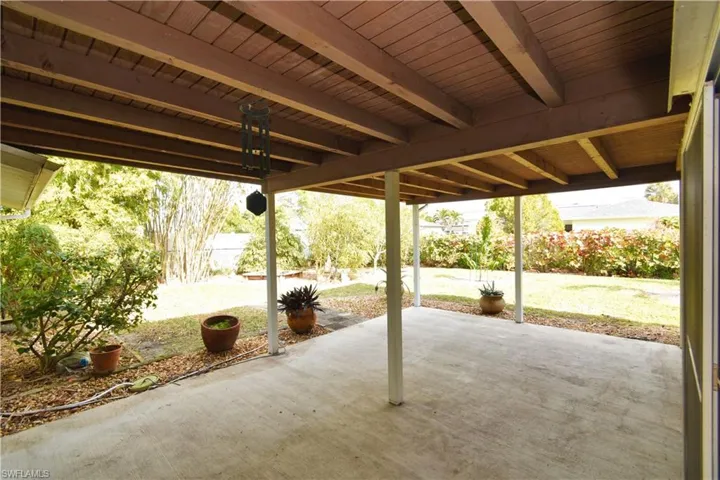 3825 SE 10th  PL, Cape Coral, FL 33904