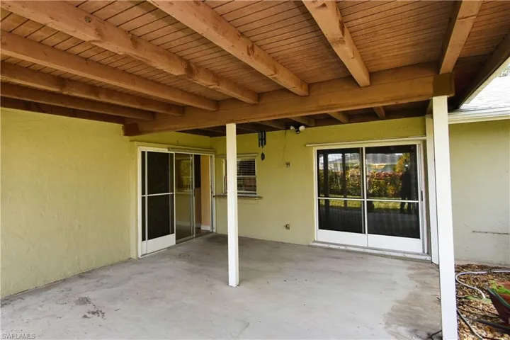 3825 SE 10th  PL, Cape Coral, FL 33904
