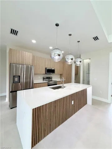 1013  Lincoln  AVE, Lehigh Acres, FL 33972
