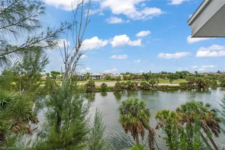 Upper Level Lake View