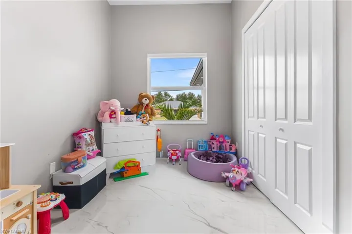 2837 Nw 3rd St, Cape Coral, Florida 33993