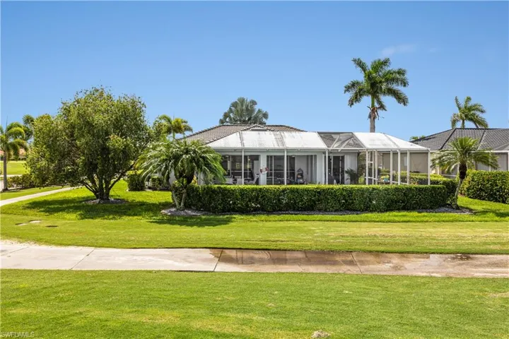 View of front of house with a front lawn