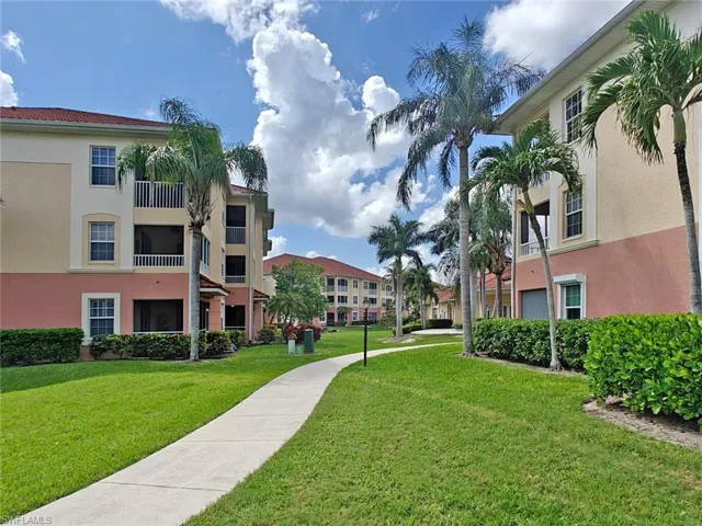Surrounding community with a yard
