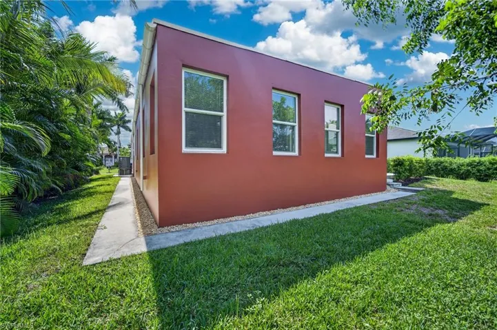 5217 Sw 24th Pl, Cape Coral, Florida 33914
