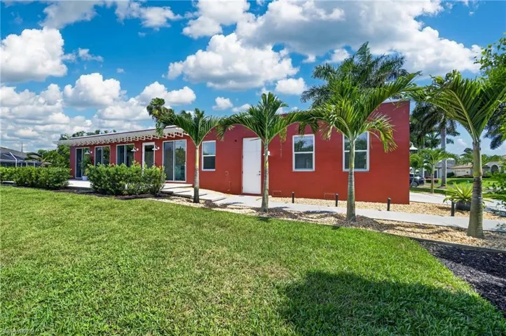 5217 Sw 24th Pl, Cape Coral, Florida 33914