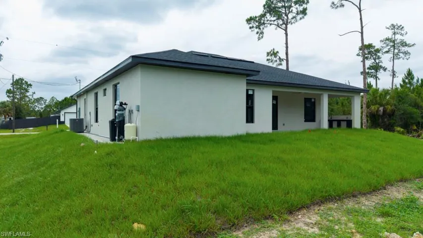 814 Clayton Ave, Lehigh Acres, Florida 33972