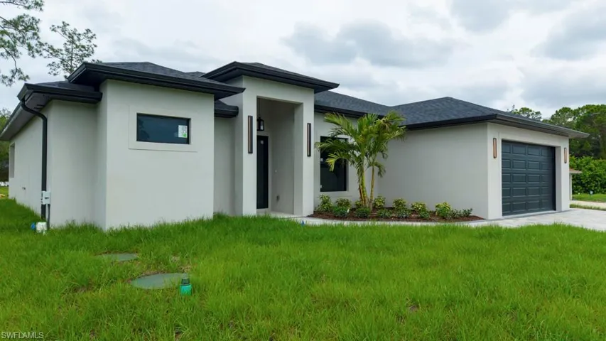 814 Clayton Ave, Lehigh Acres, Florida 33972